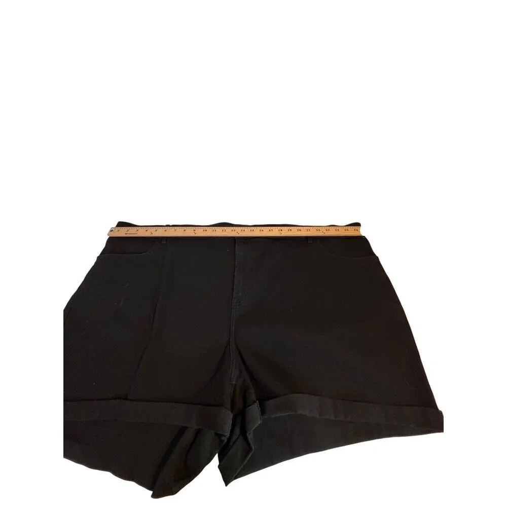 Old‎ Navy Women's Black Denim Mid Rise Shorts With Cuffed Hem & Pockets Size 28